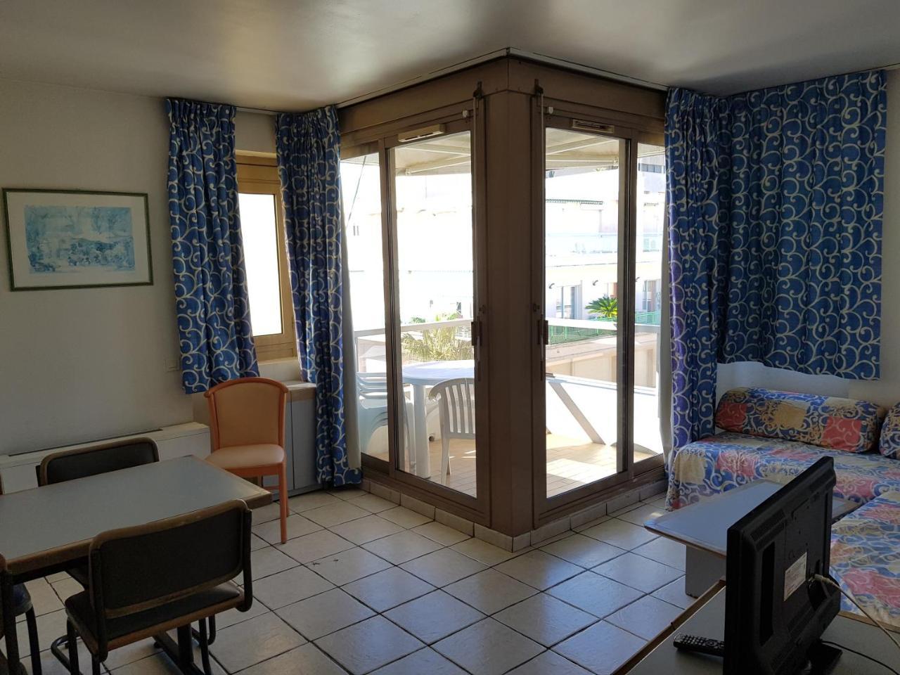 Residence Couleurs Soleil, Juan Les Pins Антиб Экстерьер фото